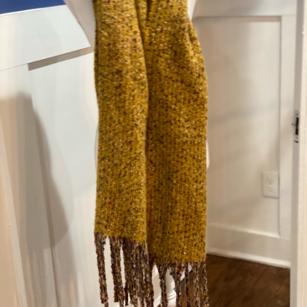 Scarf - Picture 4 of 8